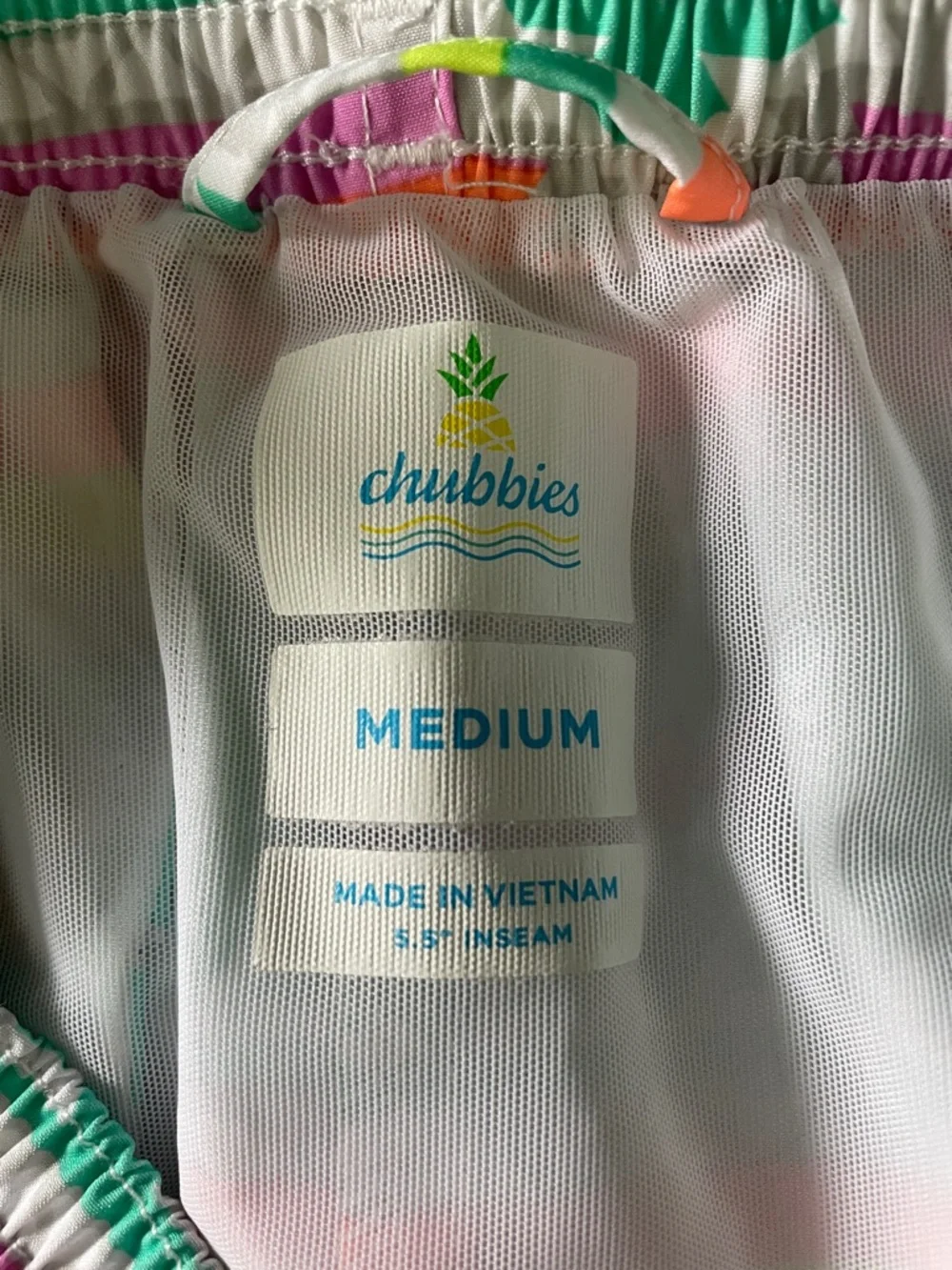 CHUBBIES The En Fuegos Classic Swim Trunks in Teal Geometric 5.5” Inseam Size M